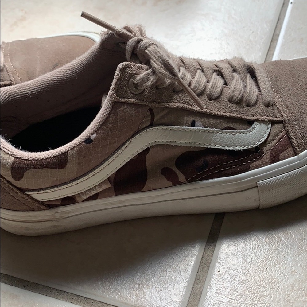 Vans - Picture 2 of 6